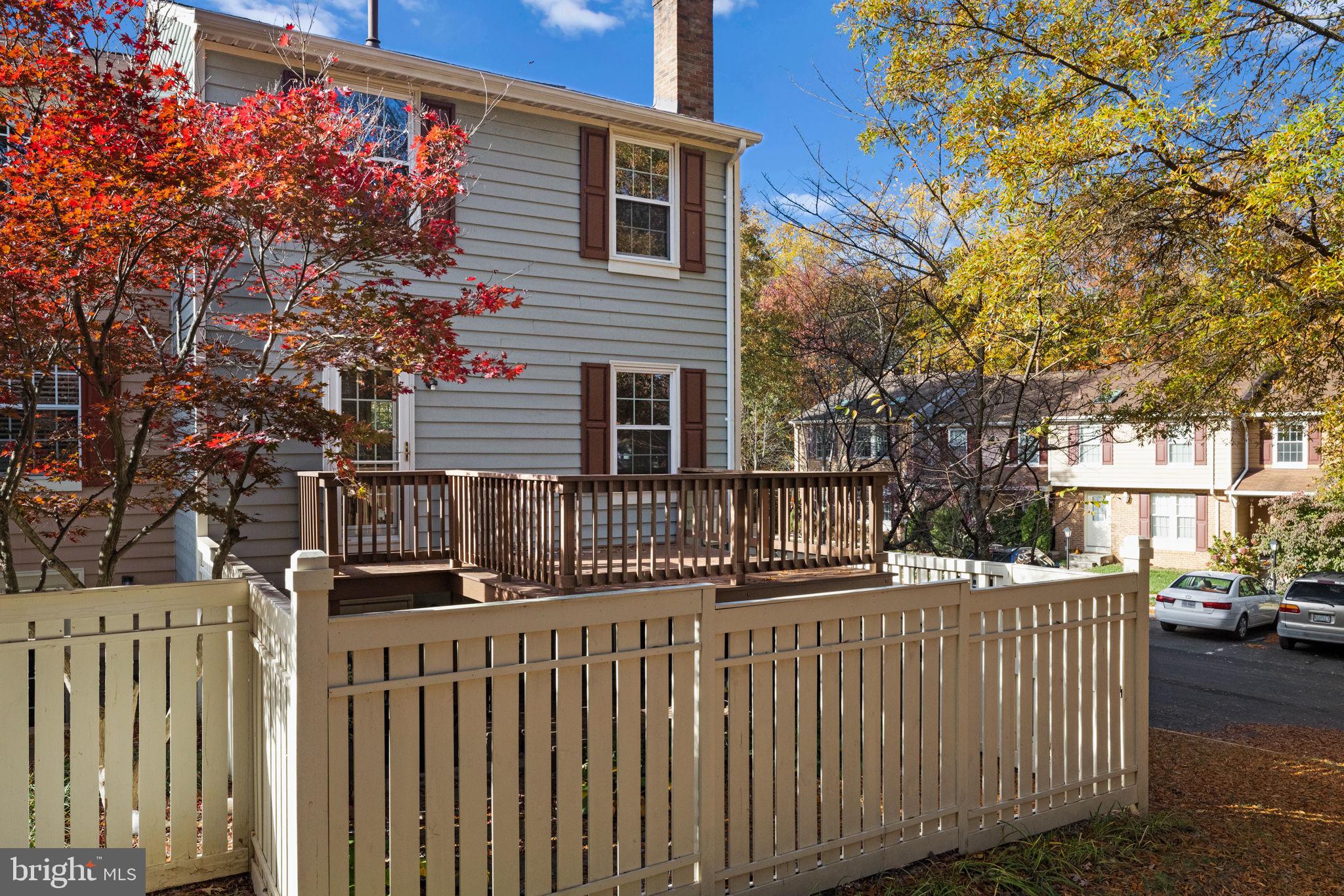 1526 AUTUMN RIDGE CIR