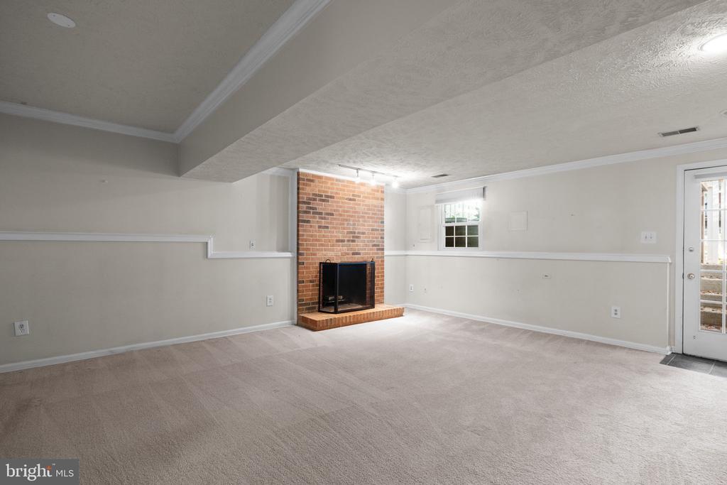 1526 AUTUMN RIDGE CIR