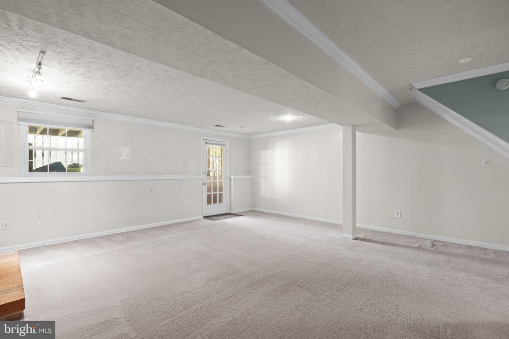 1526 AUTUMN RIDGE CIR