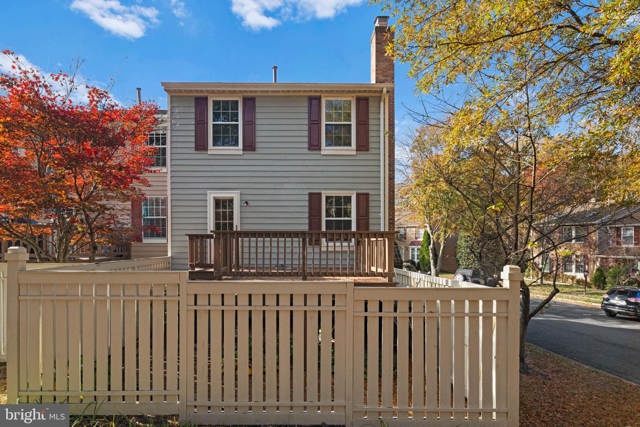 1526 AUTUMN RIDGE CIR