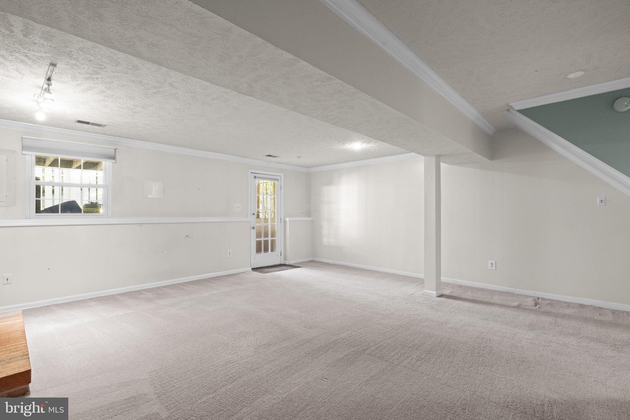 1526 AUTUMN RIDGE CIR