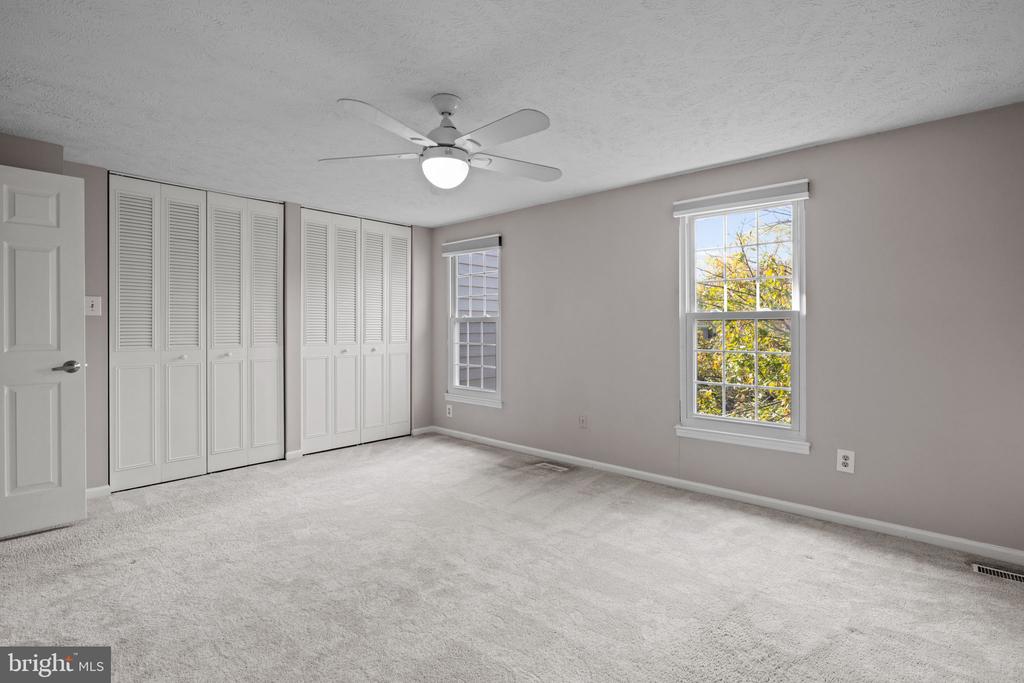 1526 AUTUMN RIDGE CIR