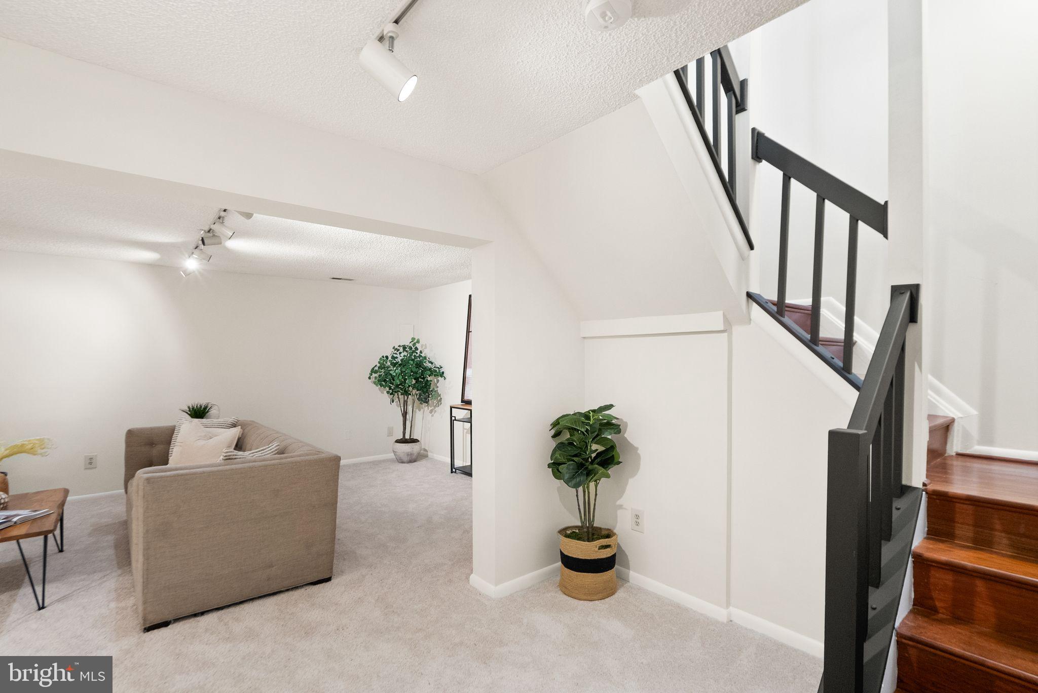 1443 Newport Spring Ct