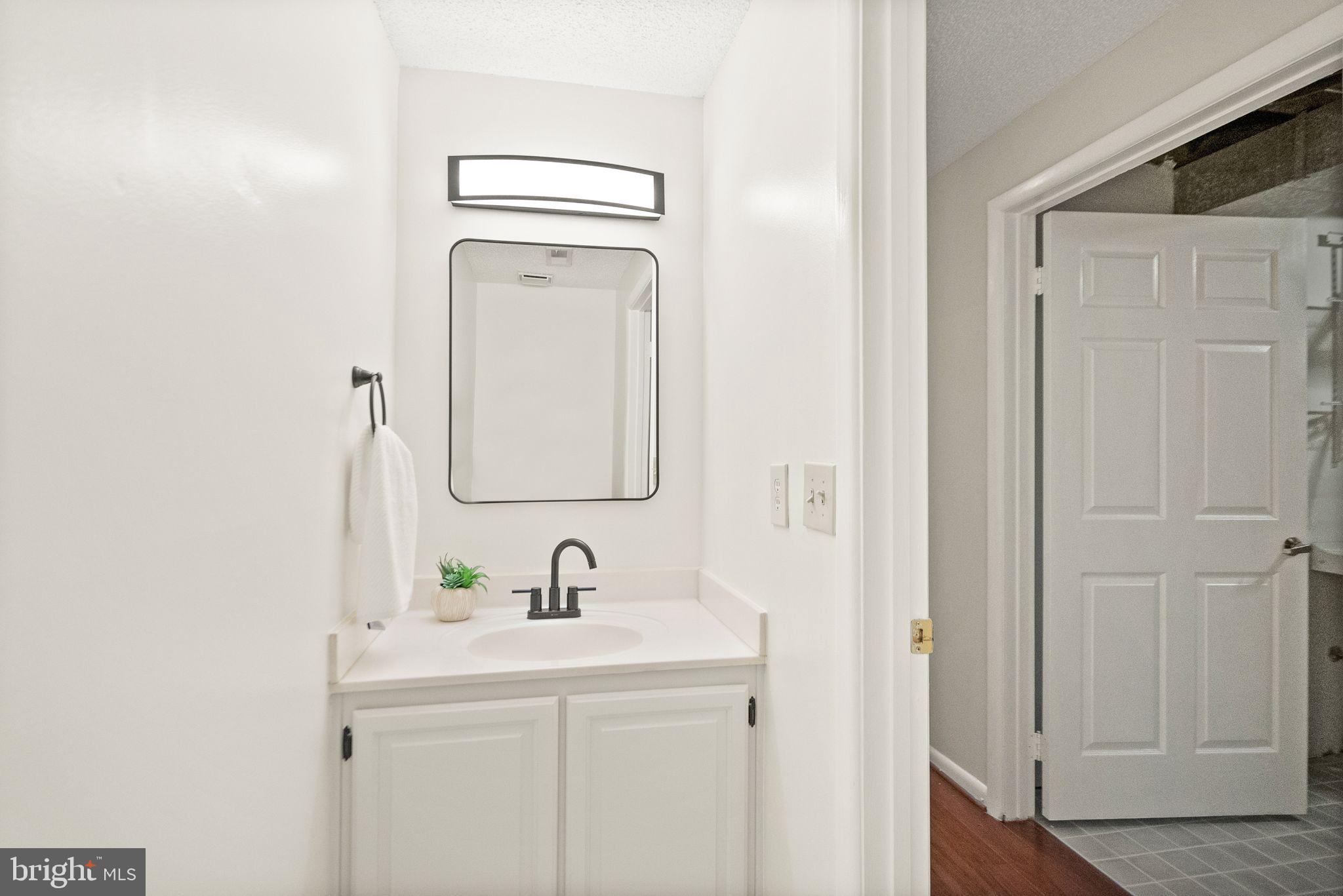 1443 Newport Spring Ct