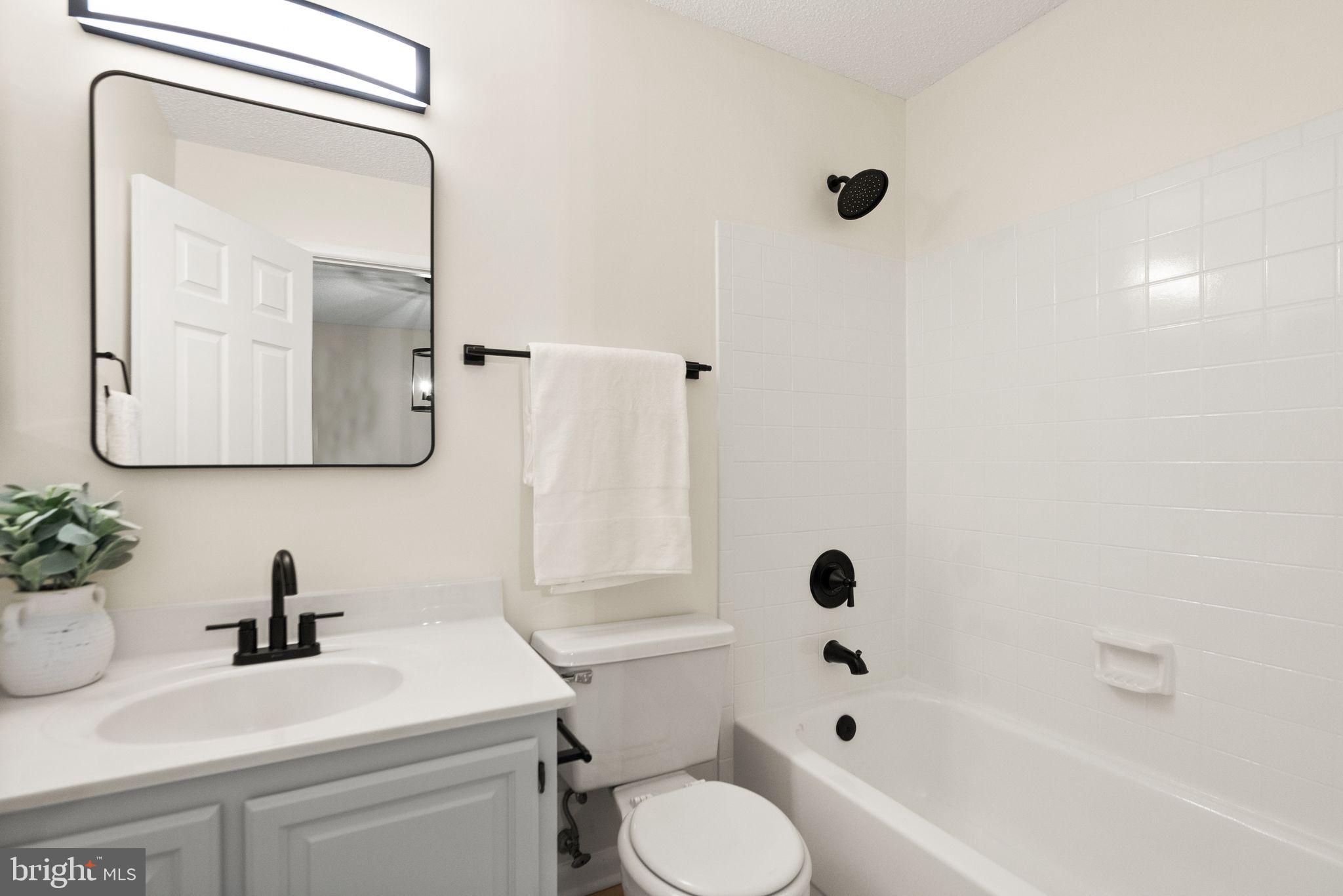 1443 Newport Spring Ct