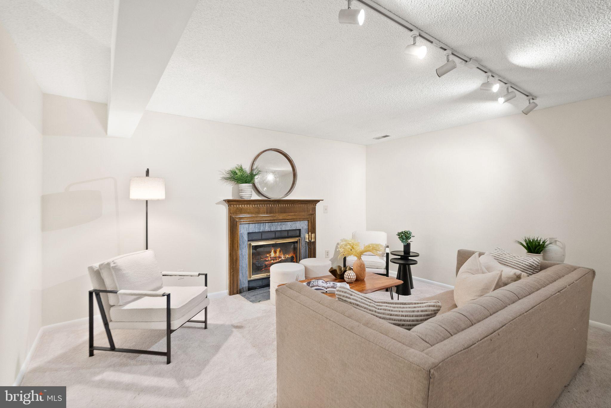 1443 Newport Spring Ct