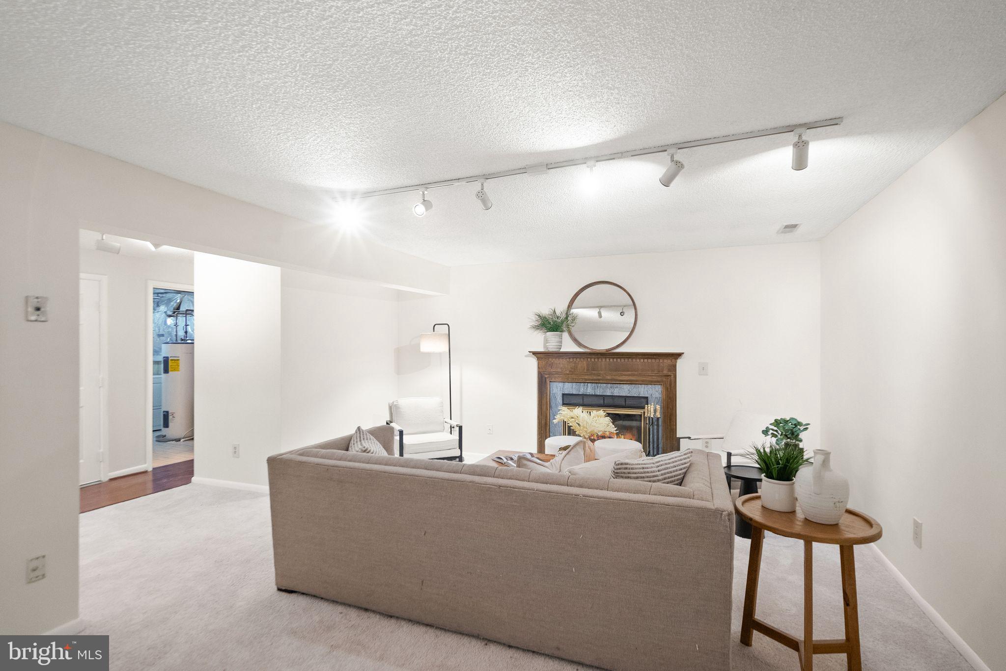 1443 Newport Spring Ct