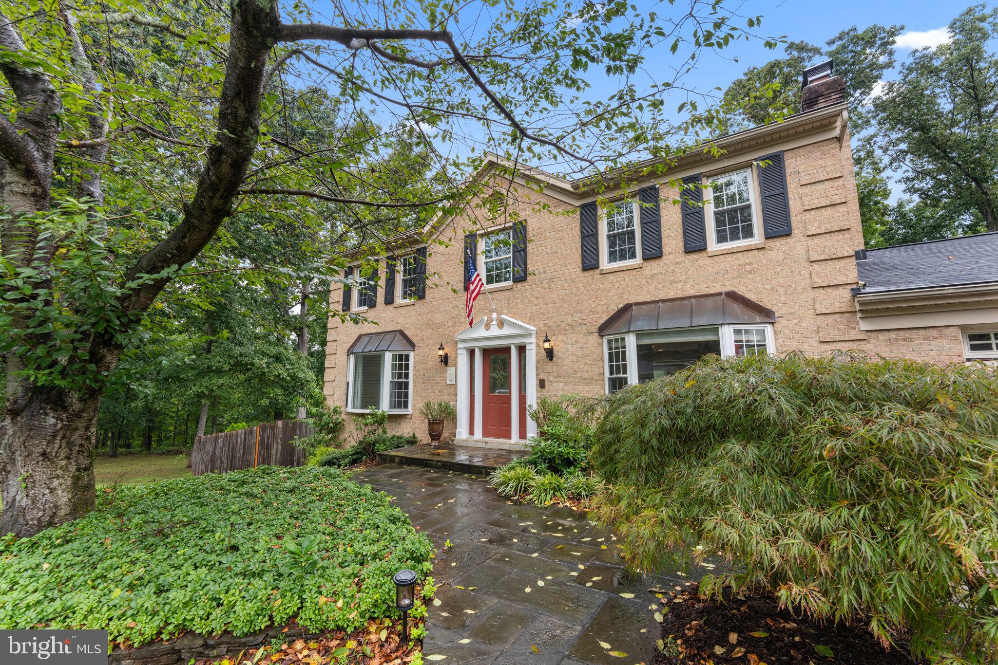901 HOLLY CREEK DR