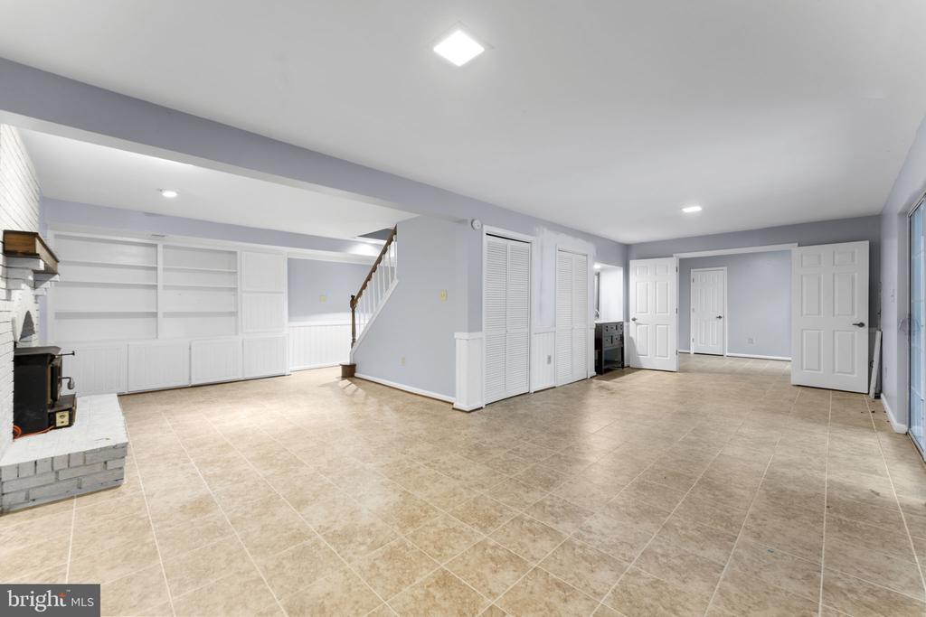 901 HOLLY CREEK DR