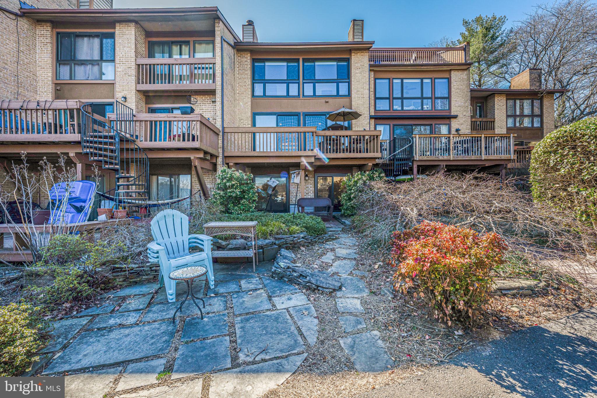 11222 LAGOON LN