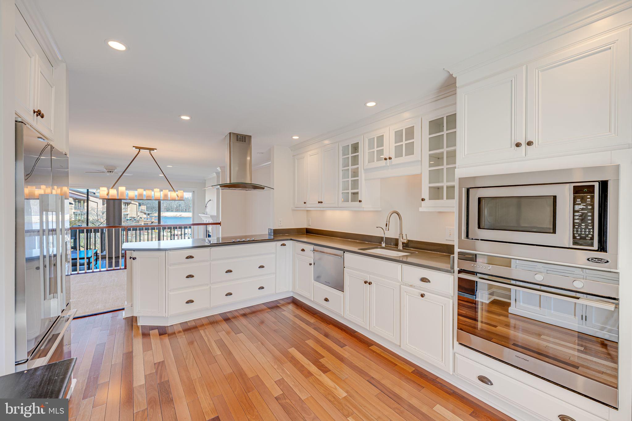 11222 LAGOON LN
