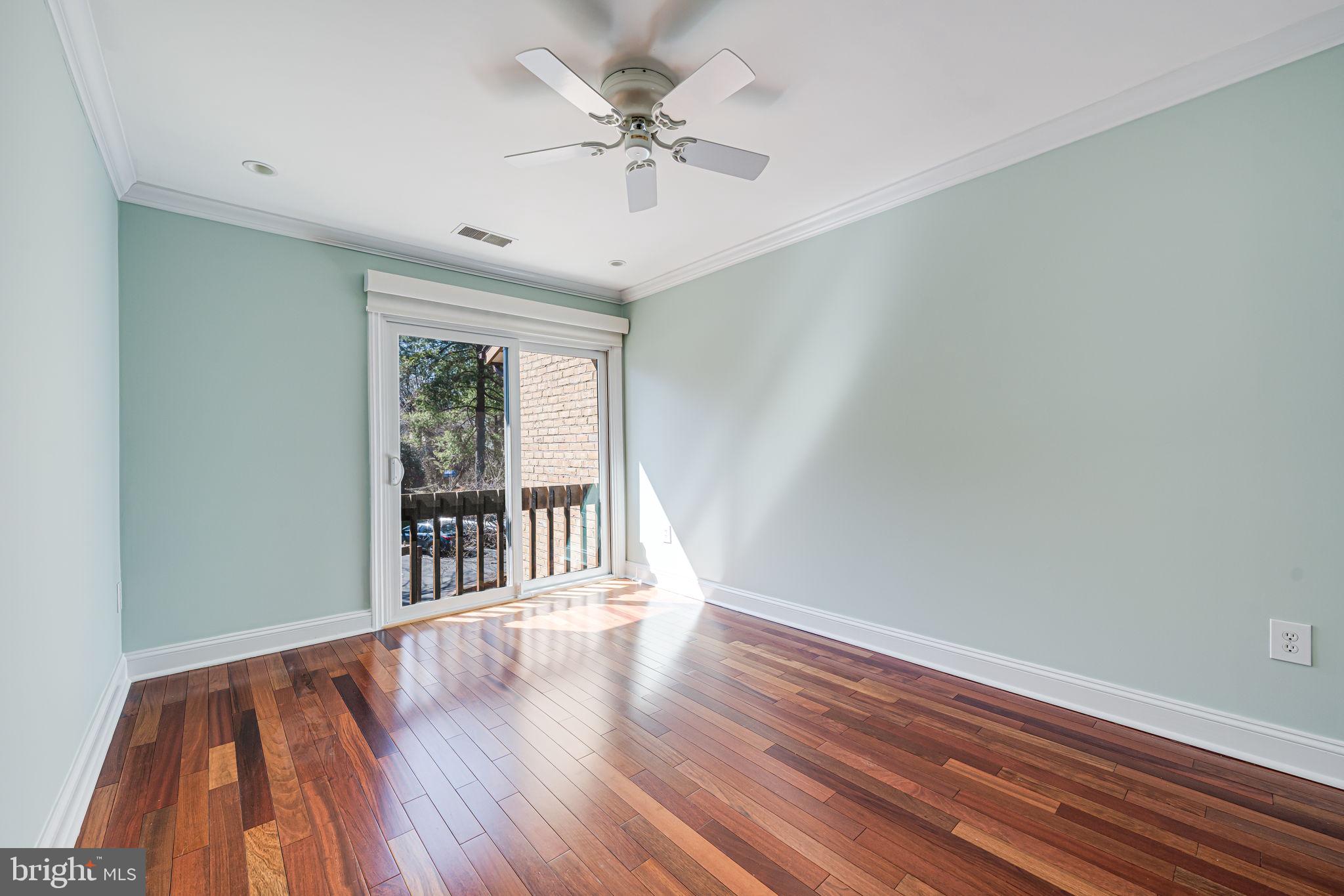 11222 LAGOON LN
