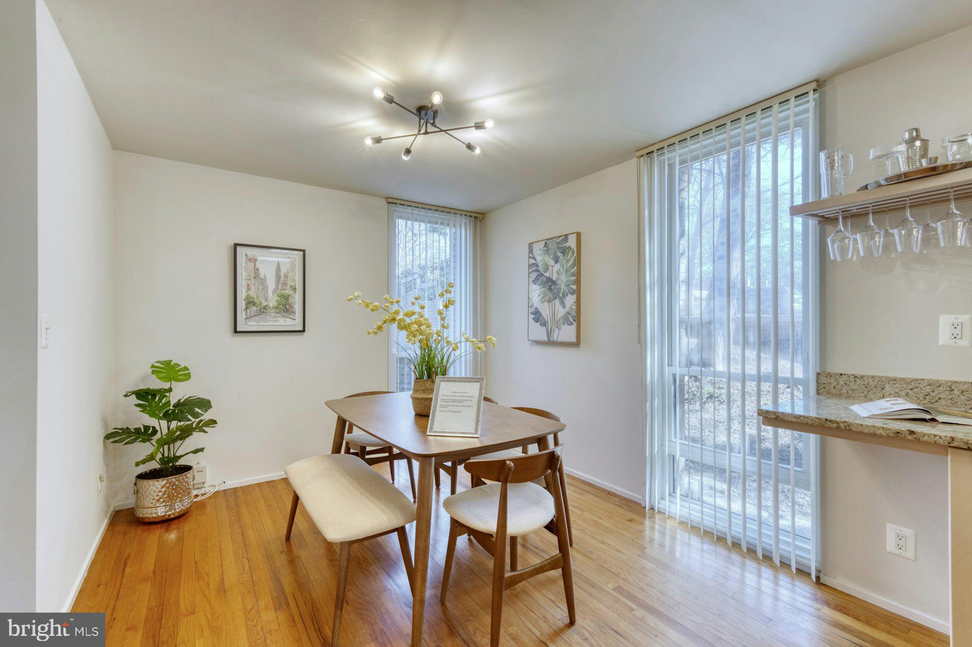 11459 Washington Plz W