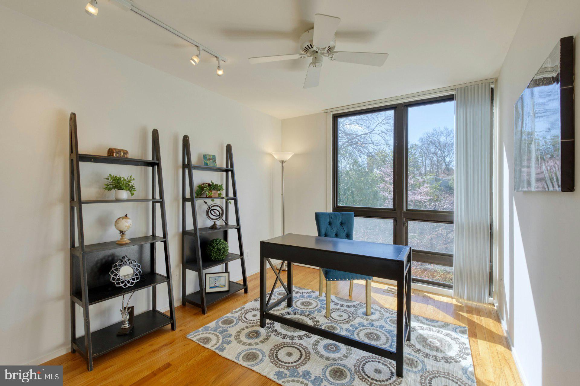 11459 Washington Plz W