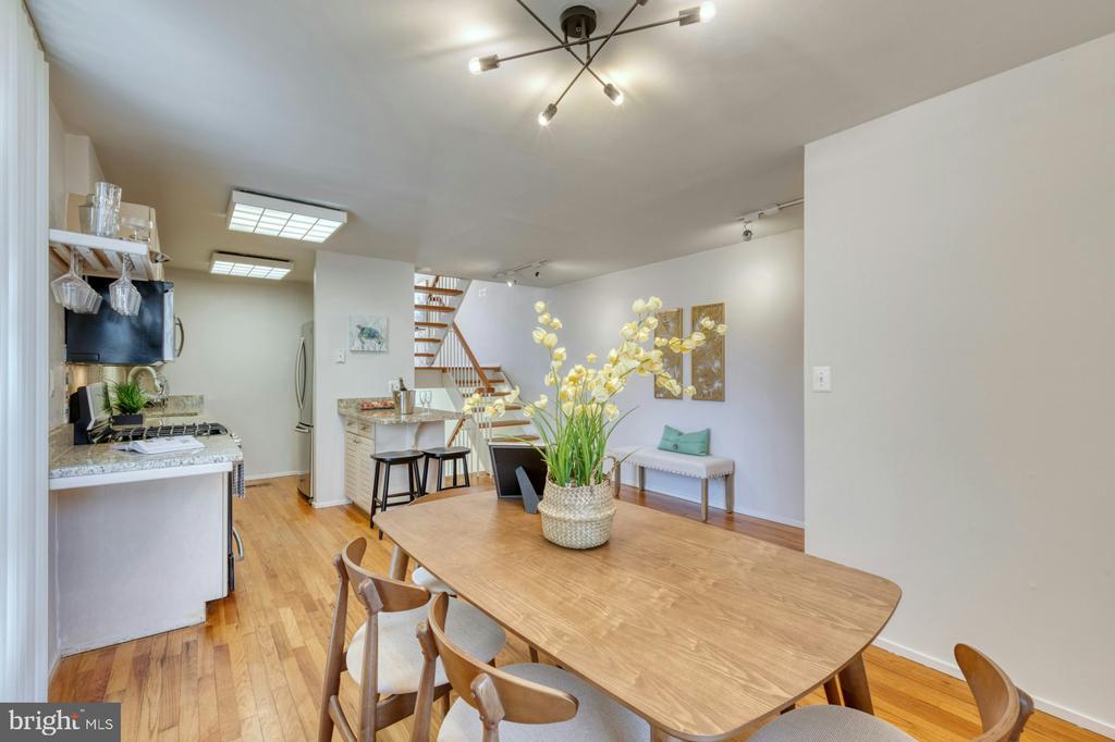 11459 Washington Plz W