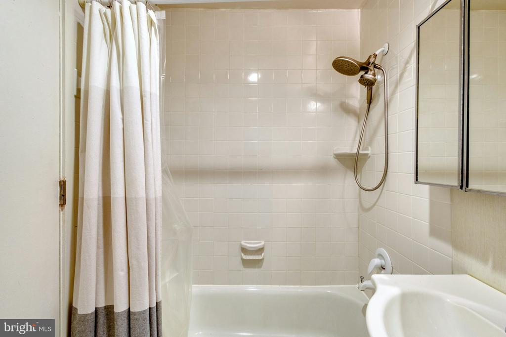 11459 Washington Plz W