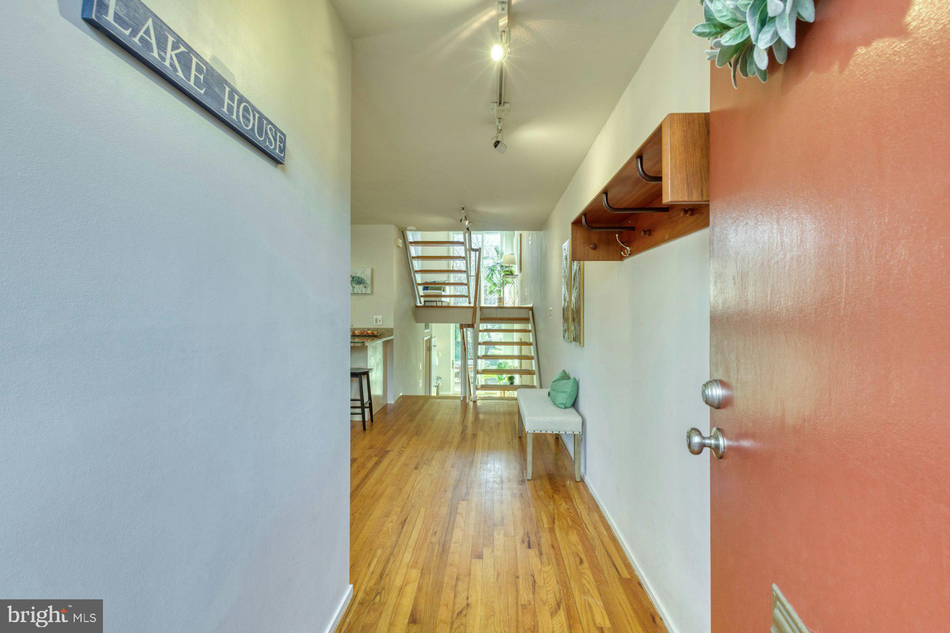 11459 Washington Plz W