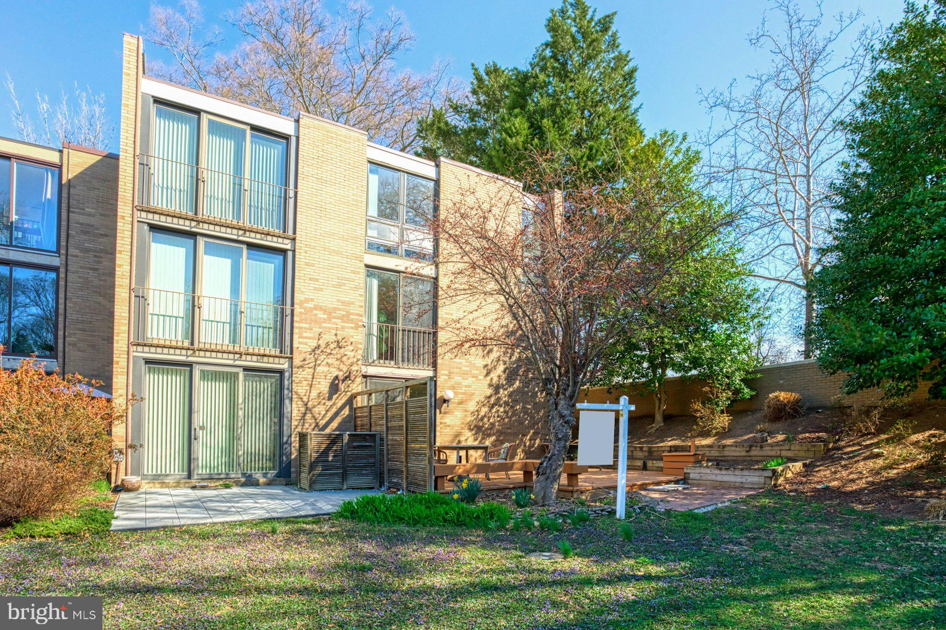 11459 Washington Plz W