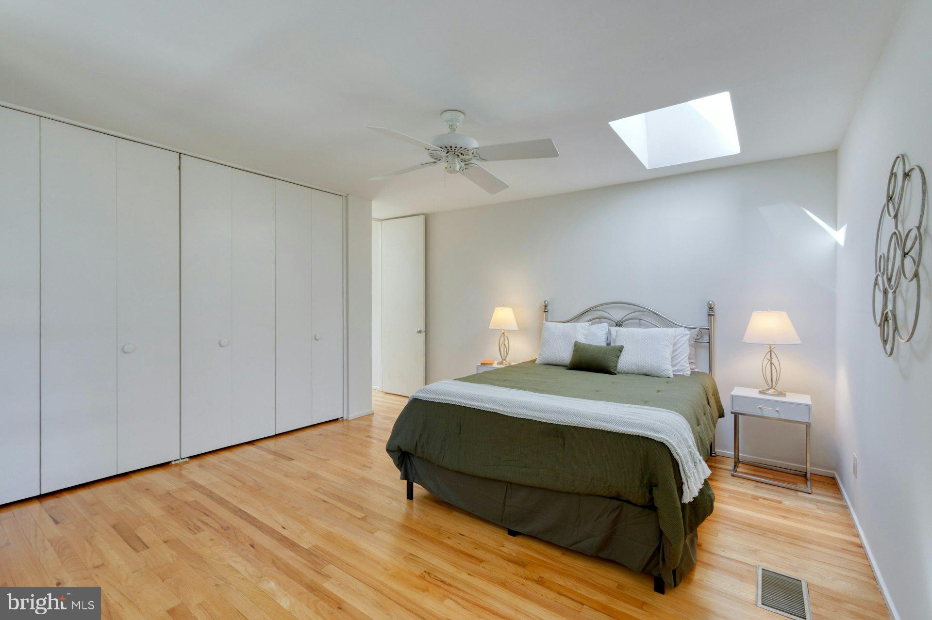 11459 Washington Plz W