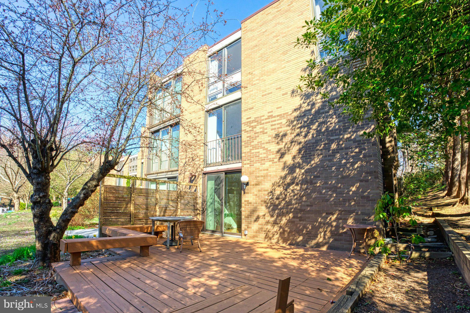 11459 Washington Plz W