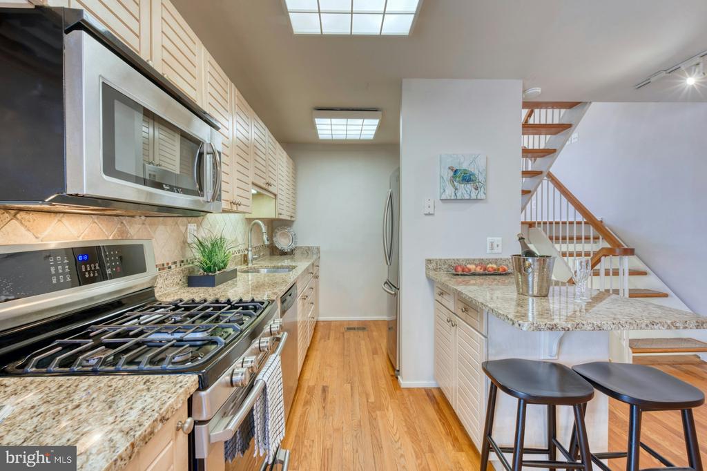 11459 Washington Plz W