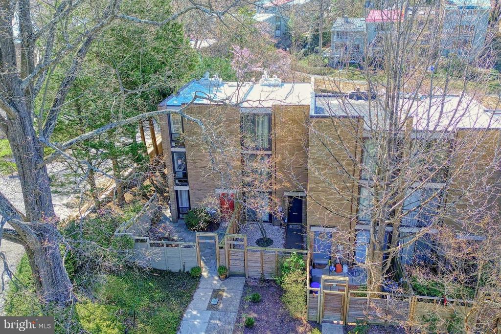 11459 Washington Plz W