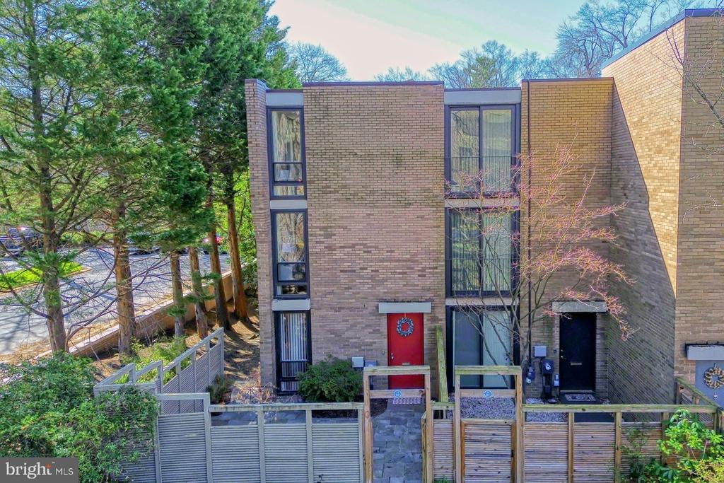 11459 Washington Plz W