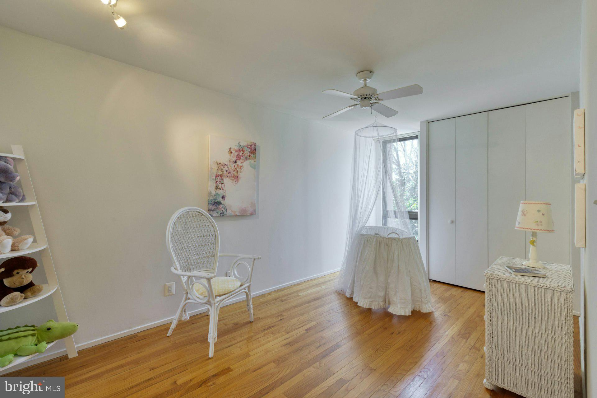 11459 Washington Plz W