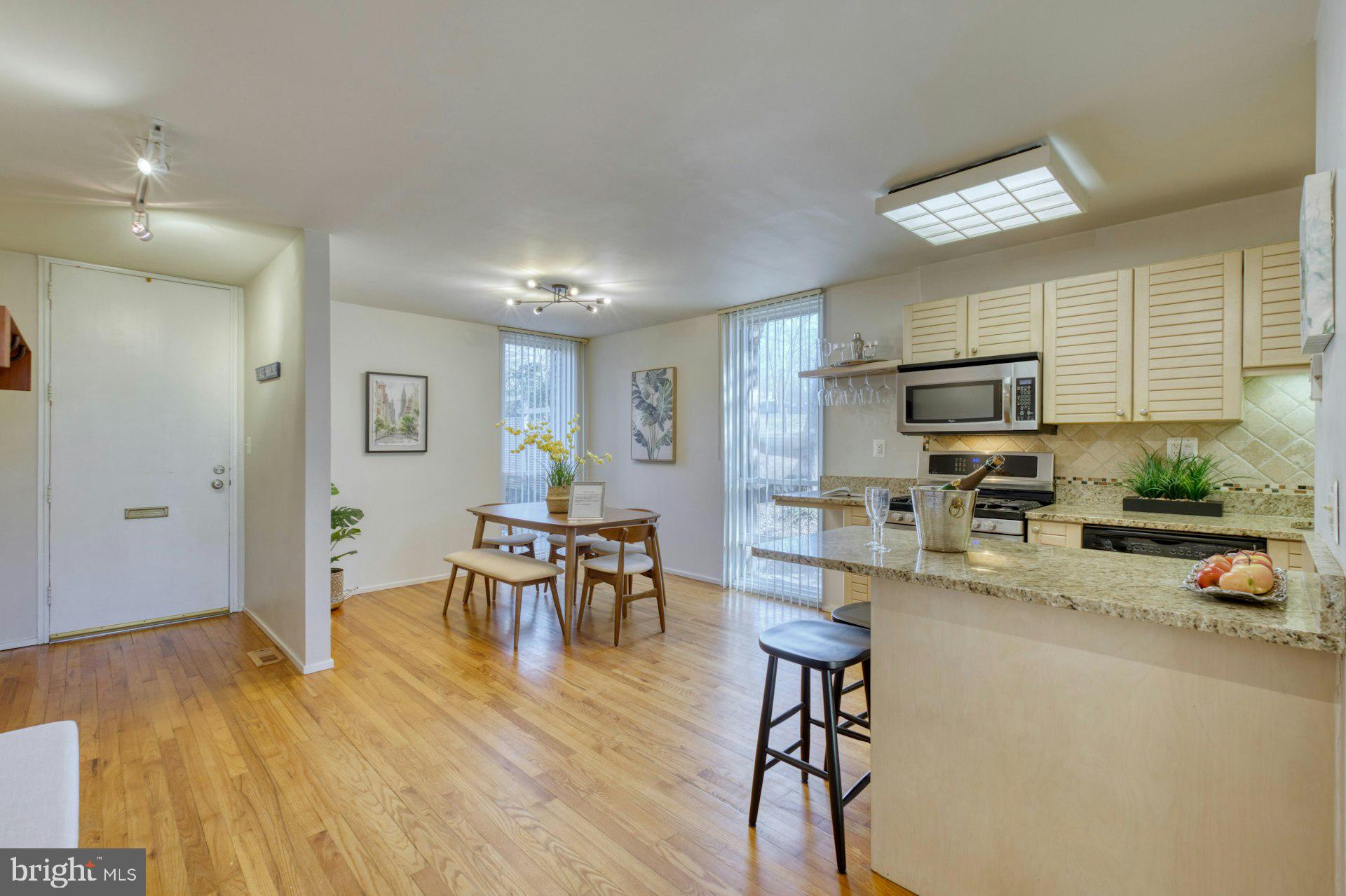 11459 Washington Plz W