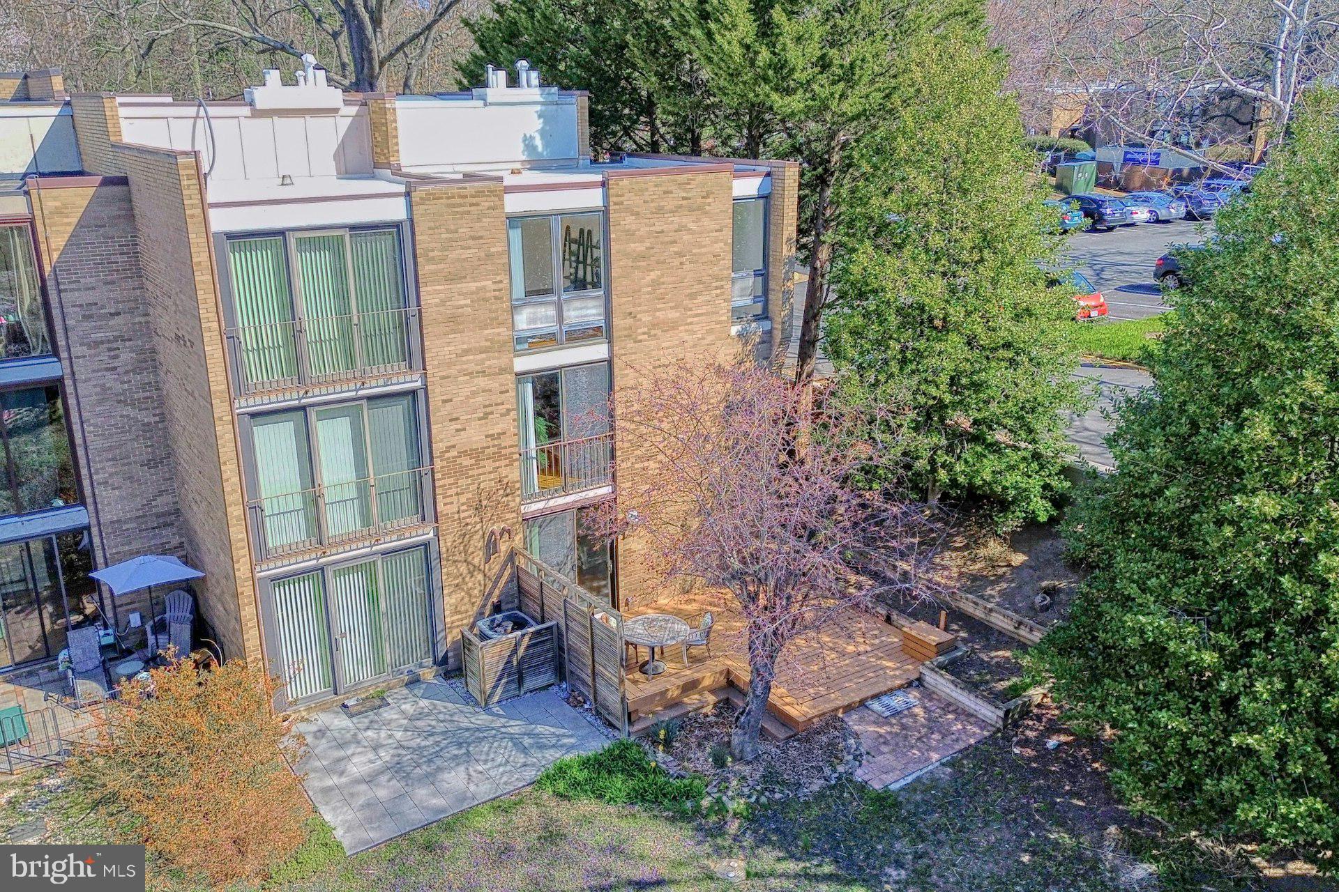 11459 Washington Plz W