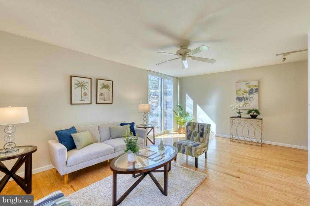 11459 Washington Plz W