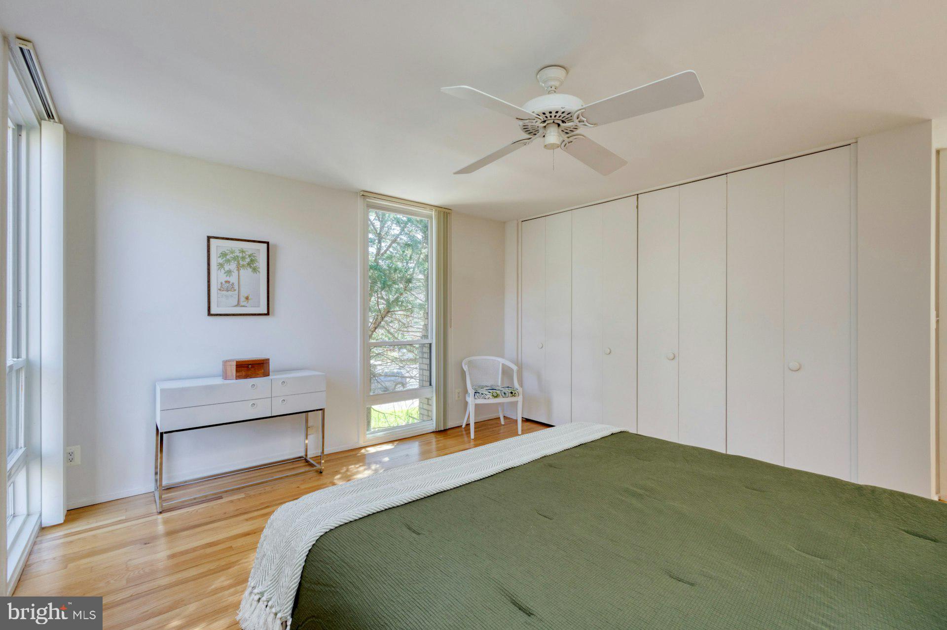 11459 Washington Plz W