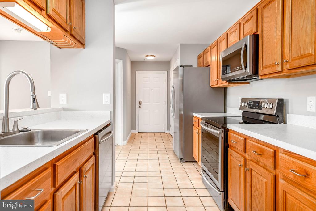 4126 MONUMENT COURT L 302