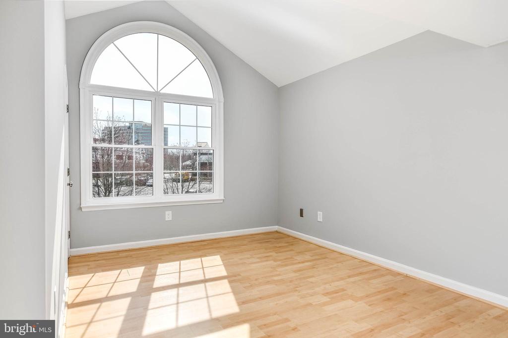 4126 MONUMENT COURT L 302