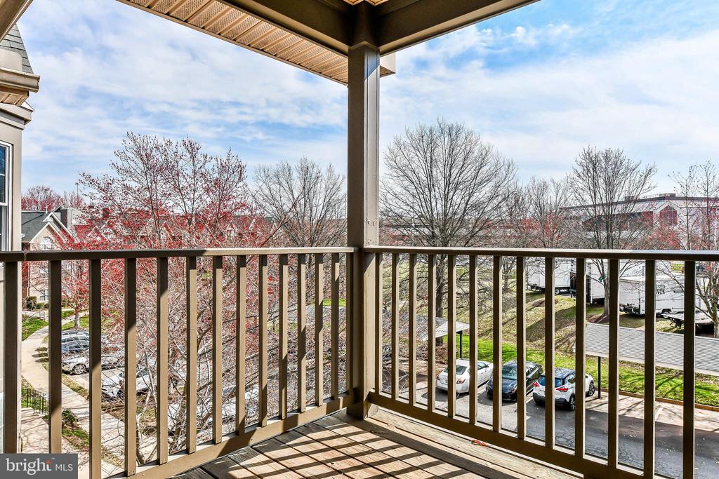 4126 MONUMENT COURT L 302