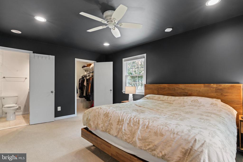 11612 Sourwood Ln