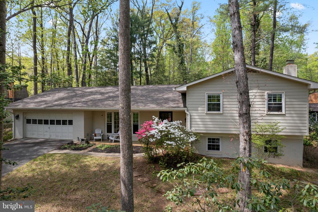 11612 Sourwood Ln
