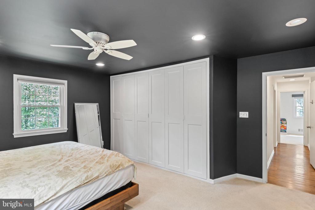 11612 Sourwood Ln