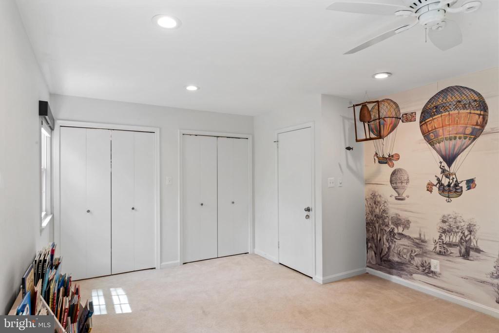 11612 Sourwood Ln