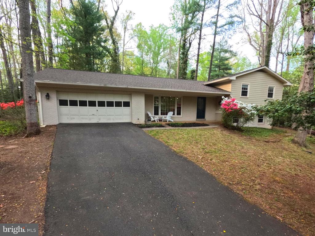 11612 Sourwood Ln