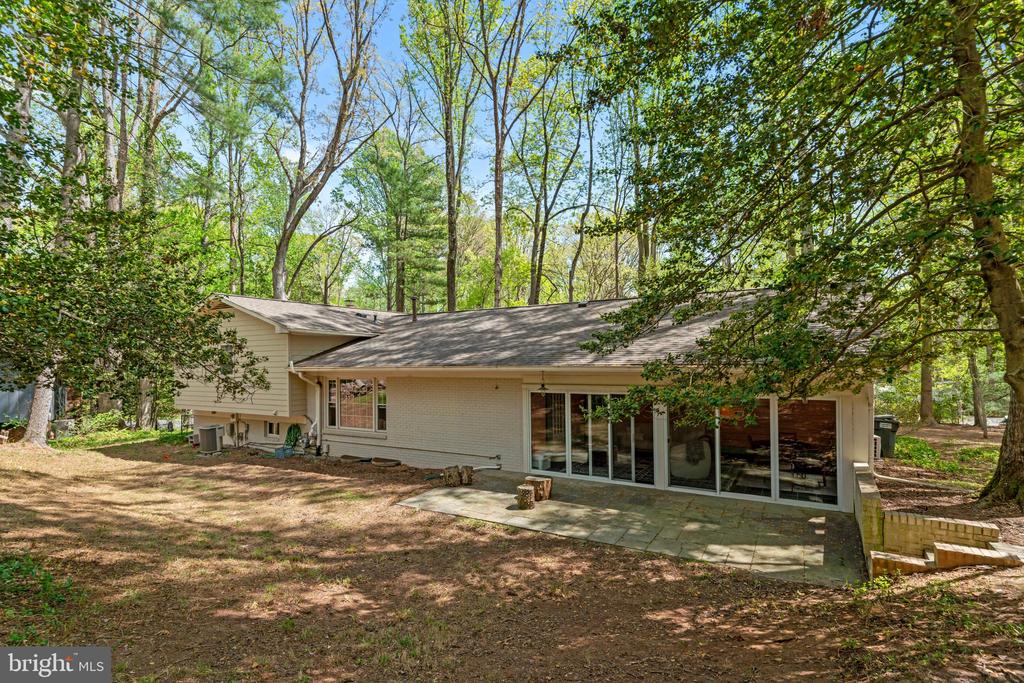 11612 Sourwood Ln