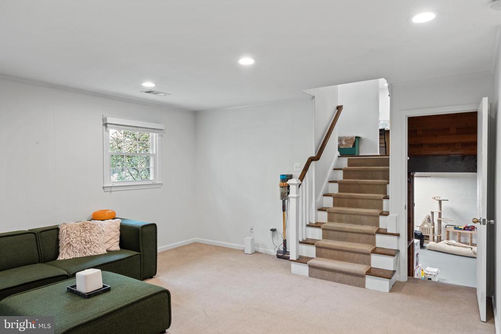 11612 Sourwood Ln