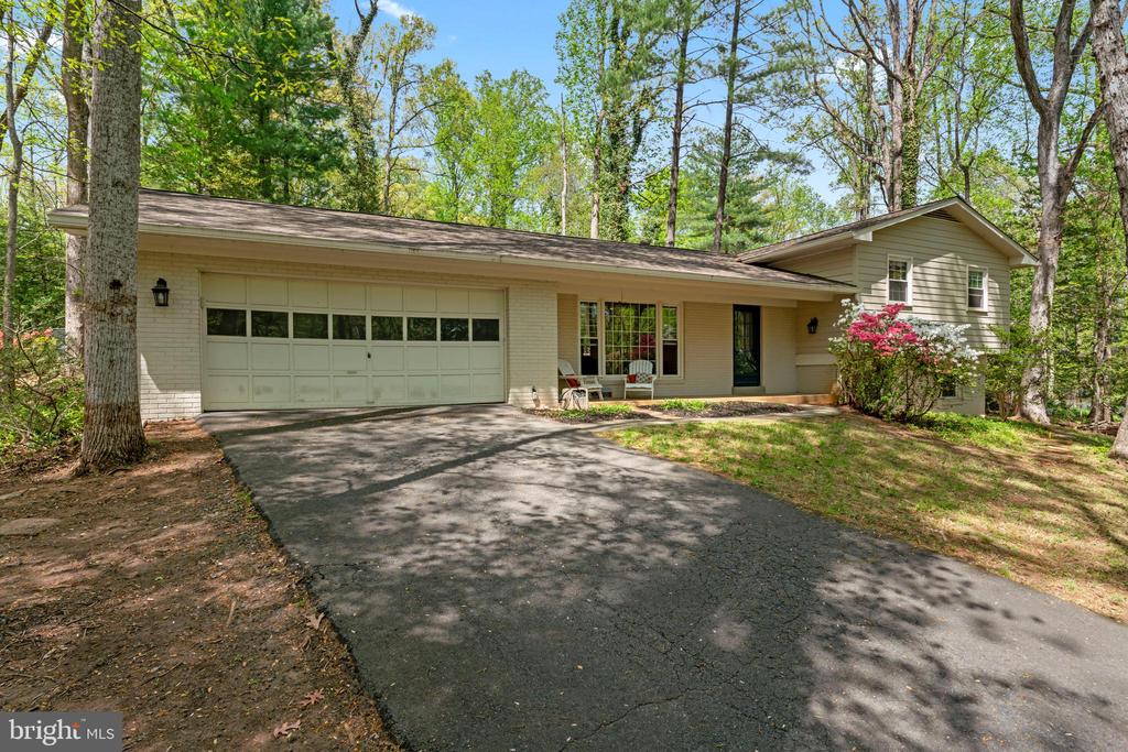 11612 Sourwood Ln