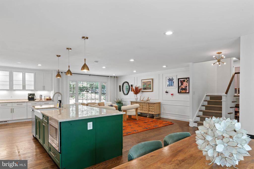 11612 Sourwood Ln
