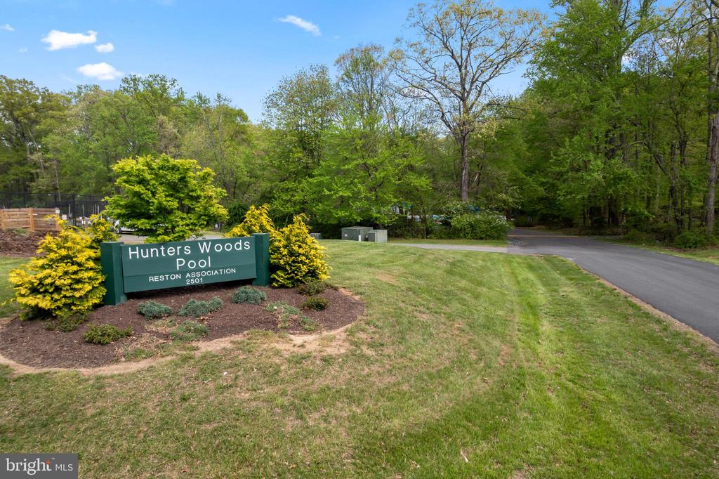 11612 Sourwood Ln