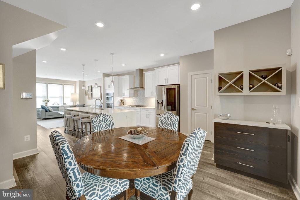 109 Market Sq NW #33