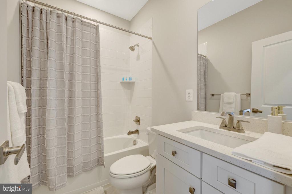 109 Market Sq NW #33