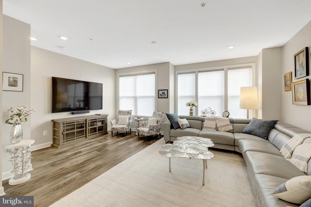 109 Market Sq NW #33