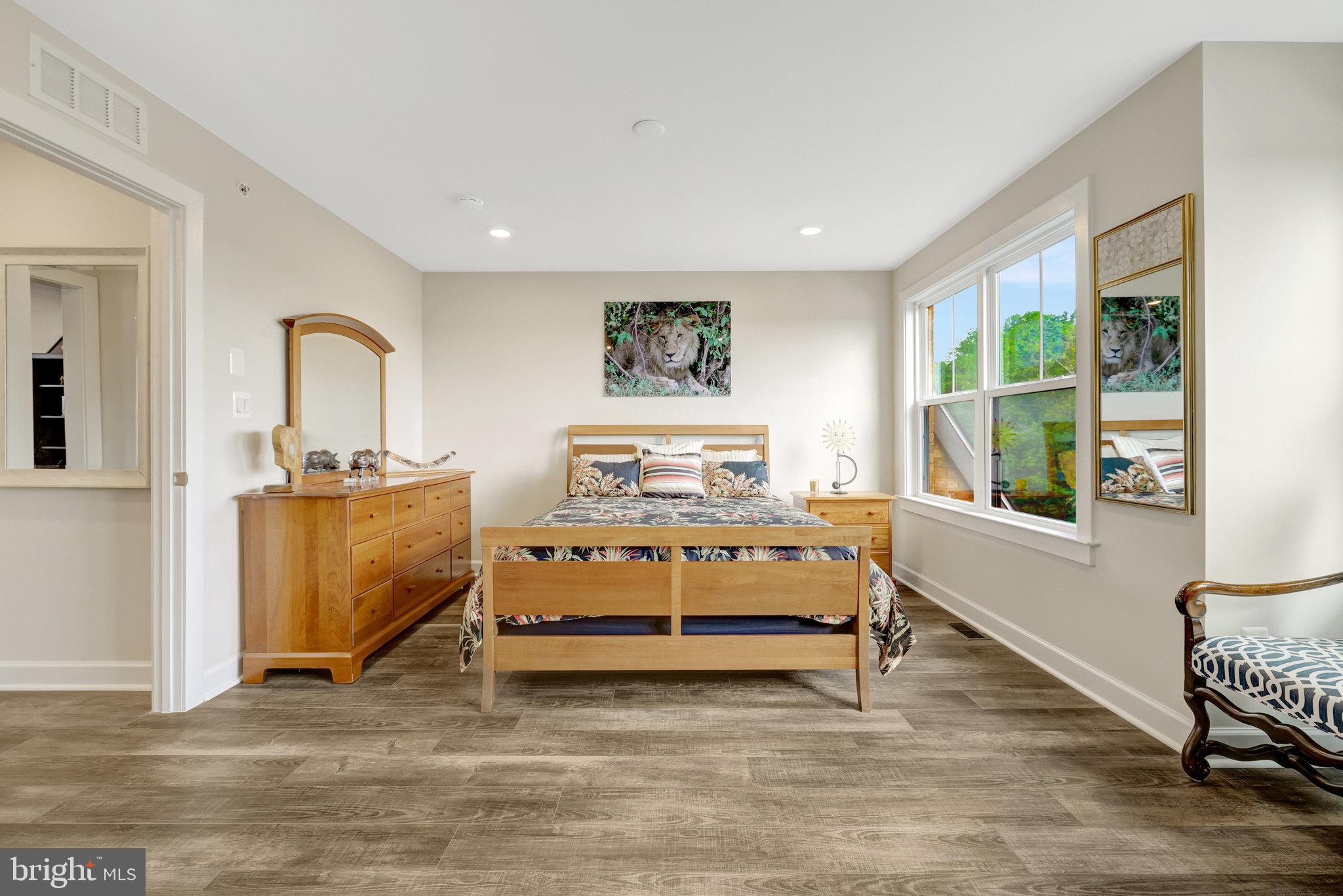 109 Market Sq NW #33