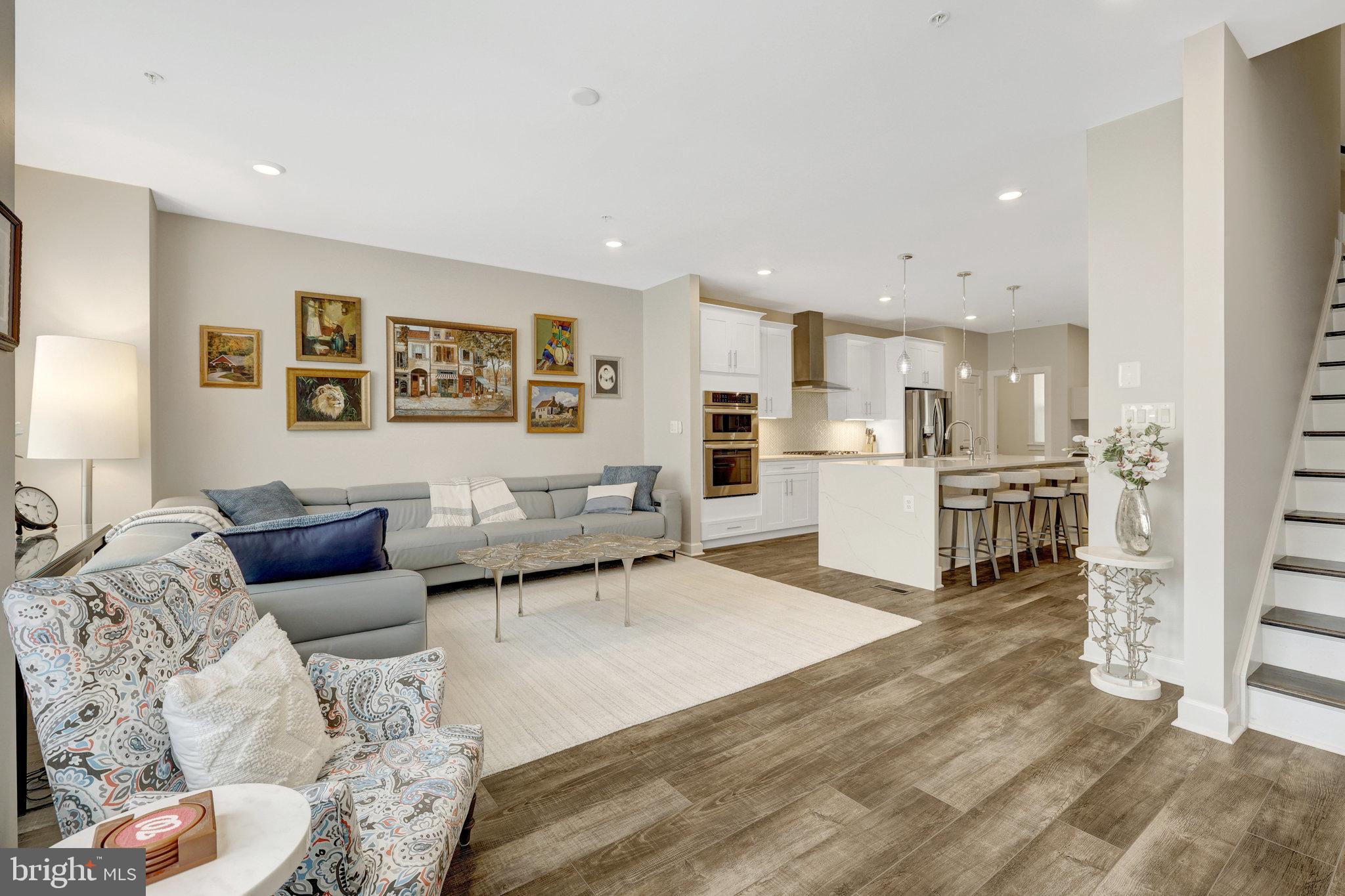 109 Market Sq NW #33